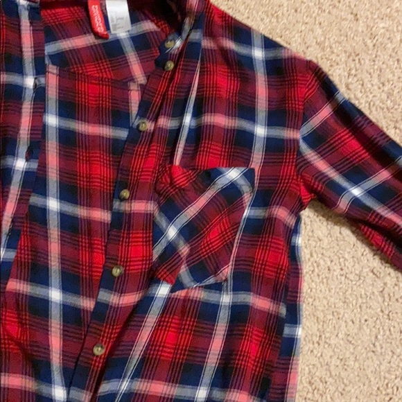 Button up flannel - Picture 2 of 2